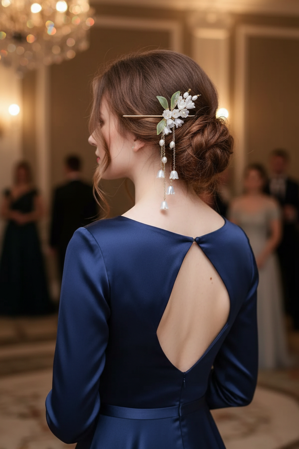 Elegant Floral Design Hair Clip