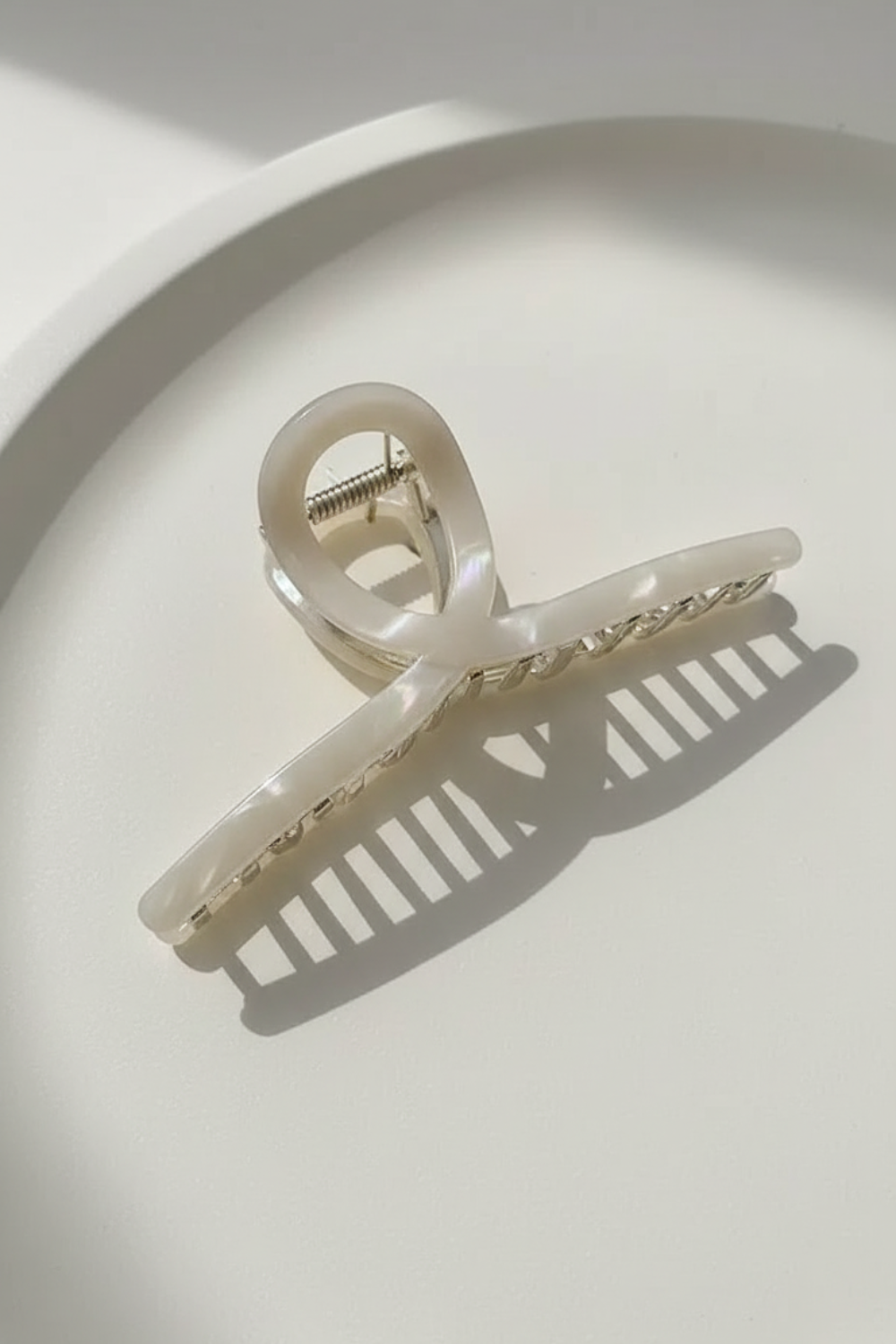 Metal grab hair Claw clip for large hair volume