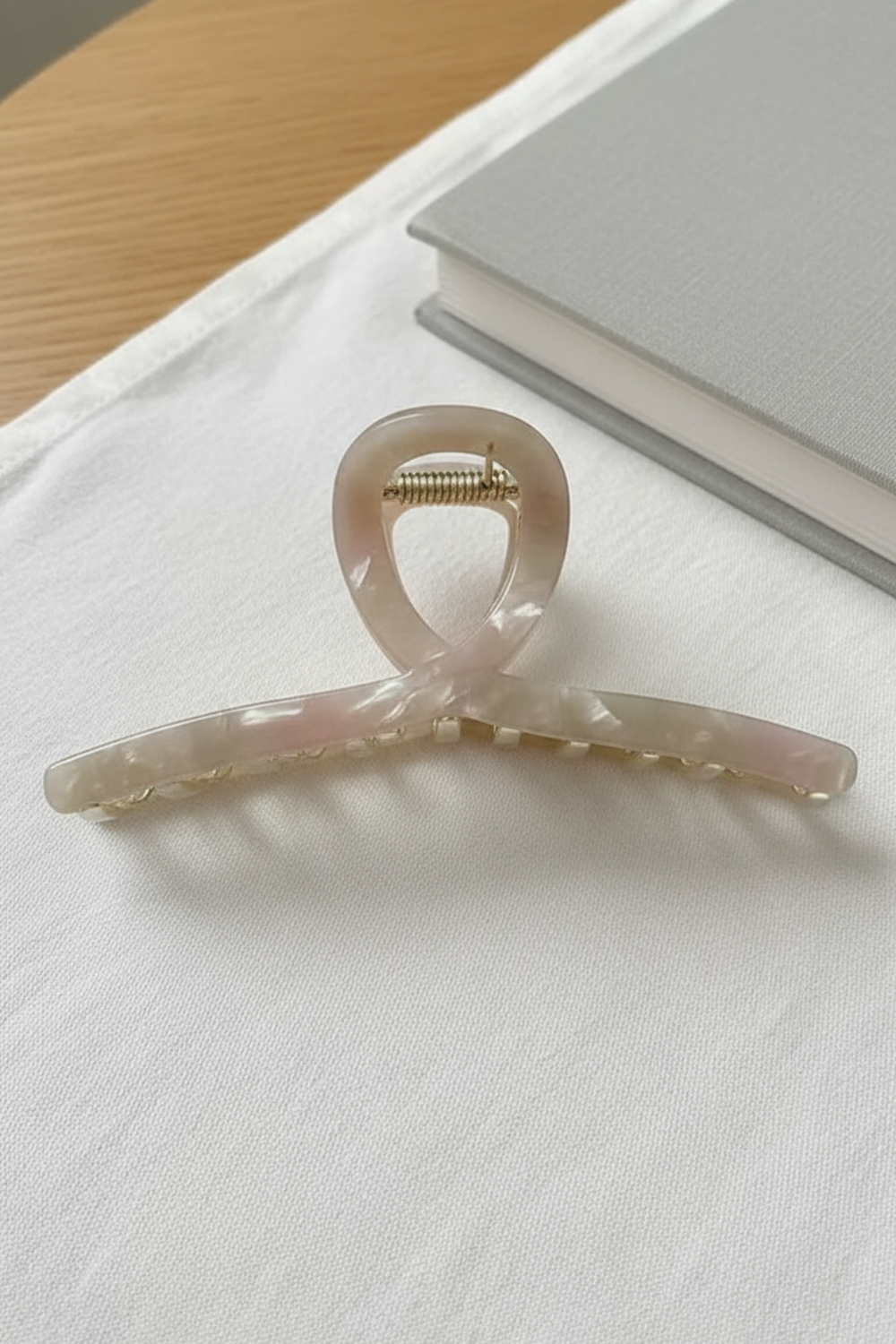 Metal grab hair Claw clip for large hair volume