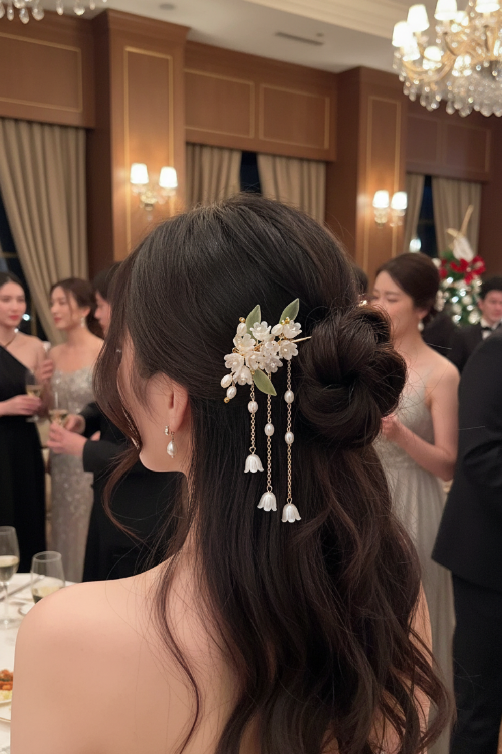 Elegant Floral Design Hair Clip
