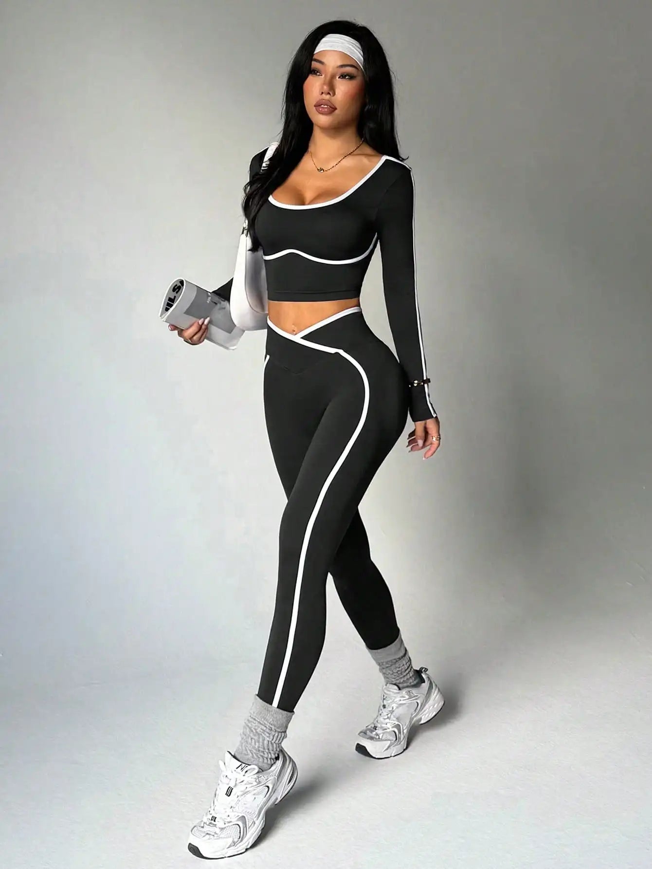 Women’s Round Neck Long Sleeve Yoga Top &amp; Outdoor Fitness Pants Set